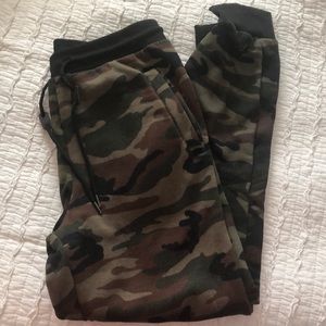 NWT Galaxy Camo print joggers, M